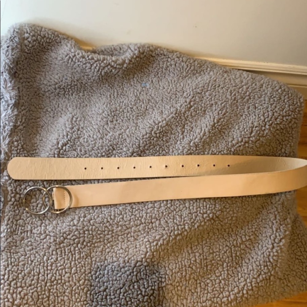 Beige leather belt with double o🔥